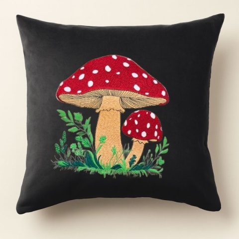 Poszewka na poduszkę z haftem "MUCHOMOR" - rozmiar 50x50 cm